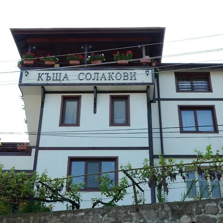 солакови ** デヴィン