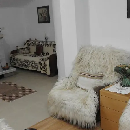 солакови ** 4*