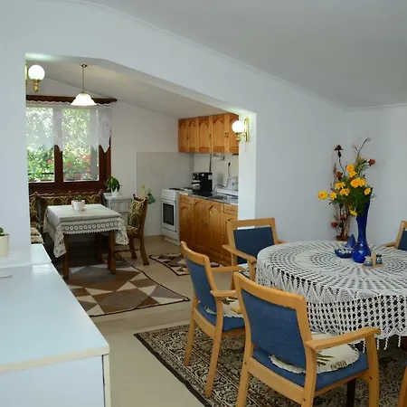 солакови ** Gasthuis Devin