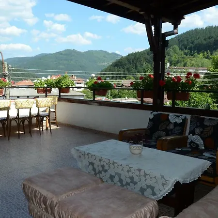 солакови ** Devin