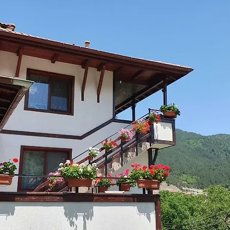 солакови ** 4* Devin