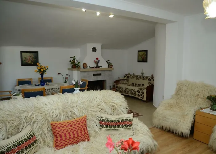 солакови ** בית הארחה