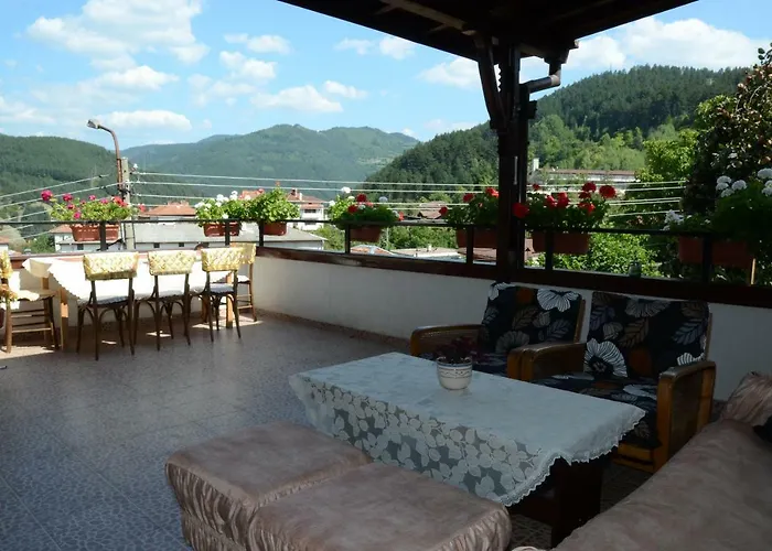 солакови ** Девин