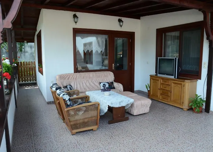 солакови ** 4*