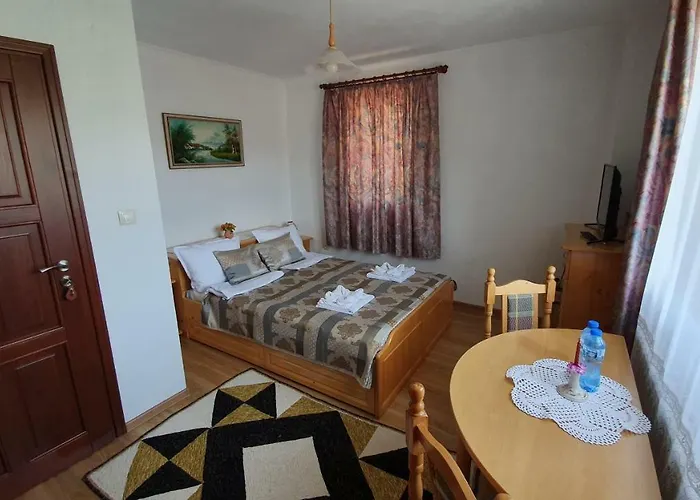 солакови ** 4*